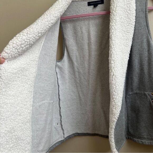 Tommy Hilfiger gray Sherpa fleece vest Size M - Picture 3 of 5